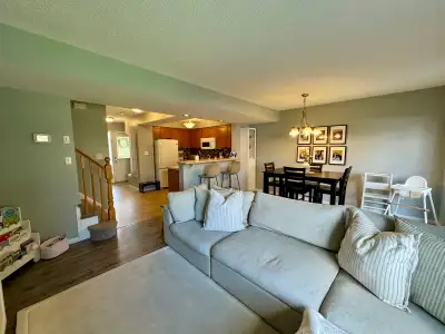 This stunning executive townhome features: 3 bedrooms 1.5 bathrooms Finished basement Lots of storag...
