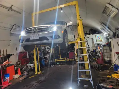 Mechanic mobile service for vehicles 24 hours Or flat tire repair mobile service, or if you tractor...