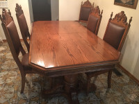 Vintage 1970’s kitchen table set with chairs showroom condition