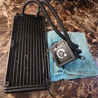 Corsair liquid CPU cooler Hydro Series 240mm AIO, View more