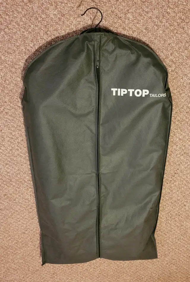 Men's XL Suit by Calvin Klein in Men's in Markham / York Region - Image 6