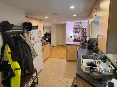 Move in March 1st or April 1st The unit is a garden suite with 850 sq ft. This cozy home offers a la...