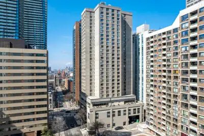 Looking for a cozy place to stay during the winter and spring in Toronto? I’m subletting my fully fu...