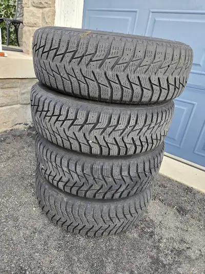 185/65/15 winter tires Certified gently used still has lots of thread. Used on toyota corolla 2004 d...