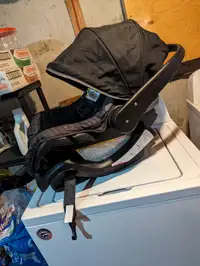 Gently used evenflo car seat 