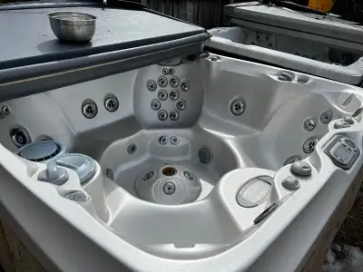 Refurbished jacuzzi j470, View more