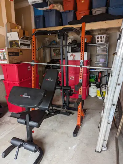 *** have lots of other gym equipment for sale, see my other listings *** For sale is a full home gym...