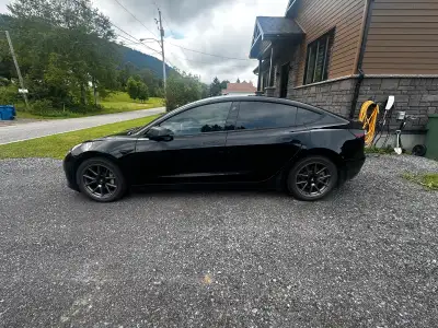 Tesla model 3 2022 Long range( dual motor) 2 batteries 450hp 99500 km AWD Automatique ***Le financem...