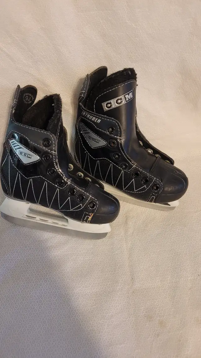 Youth Hockey Skates in Hockey in City of Toronto - Image 4