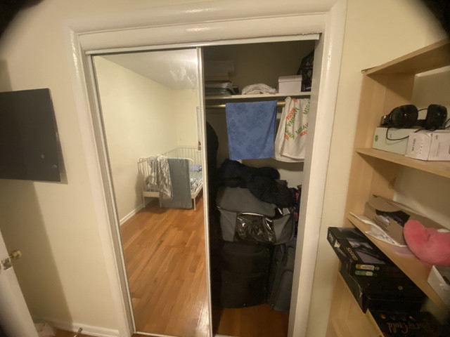 Rent for Female near Humber Lakeshore Campus in Room Rentals & Roommates in City of Toronto - Image 4
