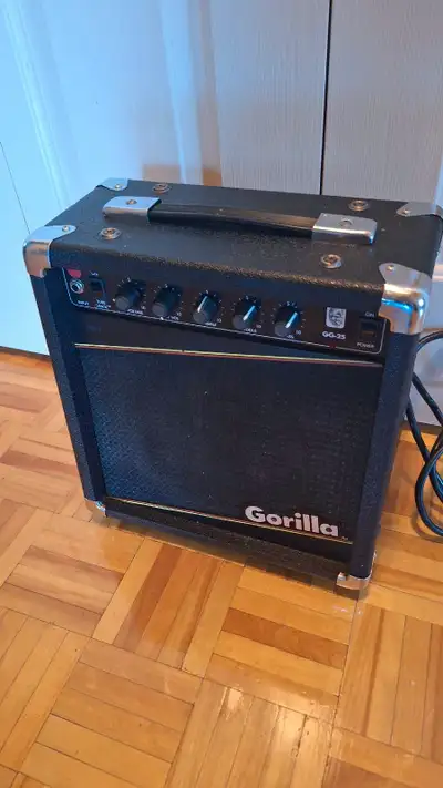 Je vends un amplificateur de guitare Gorilla GG-25 en bon état. Cet ampli compact est parfait pour p...
