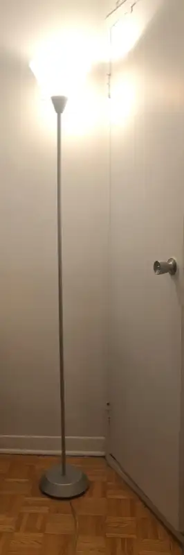 Bright Floor Lamp 72" in Indoor Lighting & Fans in City of Montréal - Image 2