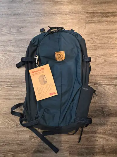 30L Tons of features Brand new with tags Retails for over $400 Asking $250
