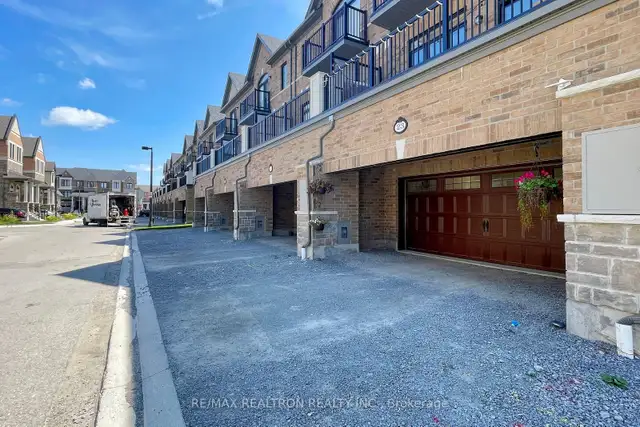 Room Rental in Room Rentals & Roommates in Oshawa / Durham Region - Image 16