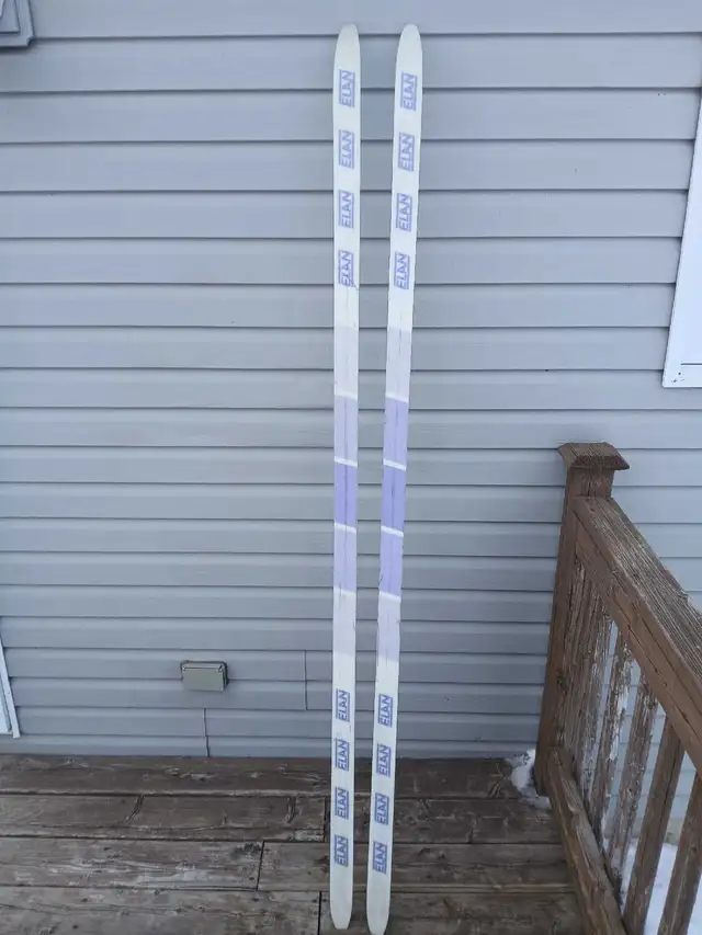 Elan TM 500 Lite Cross-country Skis 200 cm, NNN Auto Bindings in Ski in Ottawa - Image 7