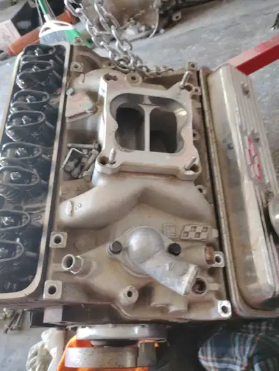 Chevy vortec 350 heads and GM performance aluminum vortec intake manifold. Off a gm performance 350...