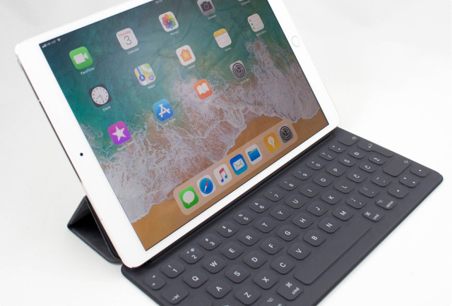 Smart Keyboard pour iPad Pro 10.5 inch dans iPad et tablettes  à Ville de Montréal - Image 2