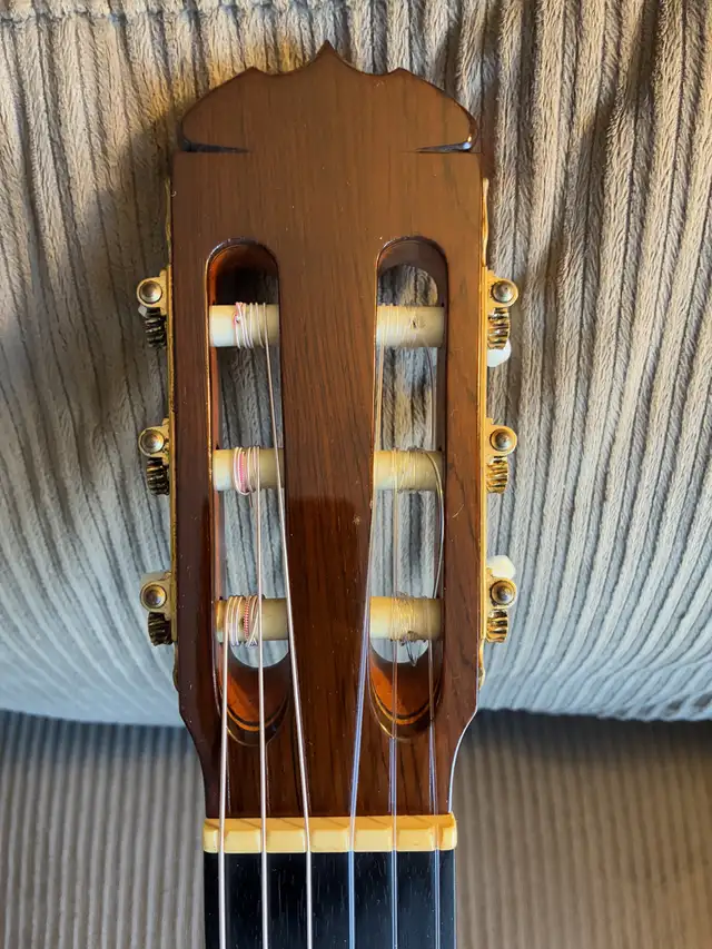 José Ramírez 1A – 1975 in Guitars in Québec City - Image 6