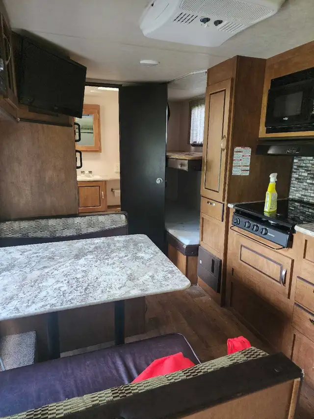 2017 Forest River in Travel Trailers & Campers in Kingston - Image 9