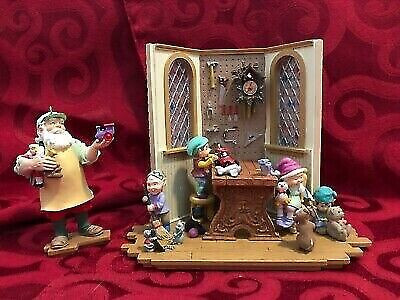 Hallmark Christmas Table Top Display Santa's Toy Shop dans Art et objets de collection  à Longueuil/Rive Sud - Image 2