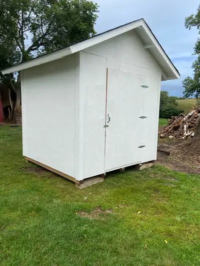 This newly built garden shed offers great additional storage! Measuring 8ft x 8ft, 7ft, walls. ready...