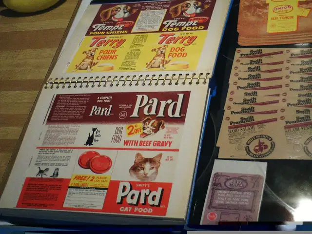 Swift Meats vintage collection, includes unused vintage labels in Arts & Collectibles in Grand Bend - Image 4