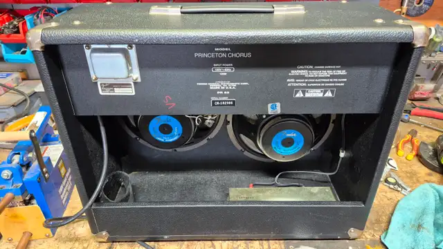 Fender 210 Princeton Chorus Guitar Amp in Amps & Pedals in Ottawa - Image 5