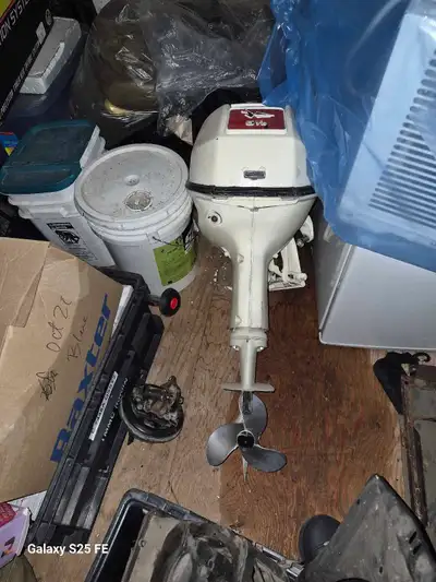 1970 9.5hp 2 - stroke Evinrude needs the fuel pump rebuilt $500