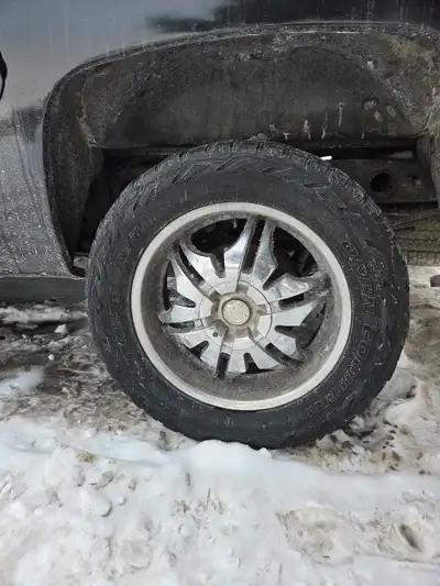 Toyo 33x12 50r20LT tires and rims Fits chevy and gmc $1000obo