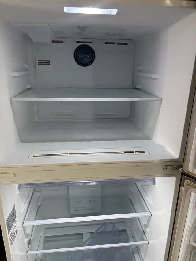 Réfrigérateur  in Refrigerators in City of Montréal - Image 4