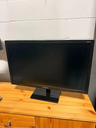 ️ Samsung 27" Full HD LED Monitor (S27E330), View more