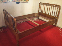 Antique Jenny Lind 3/4 Spindle Bed