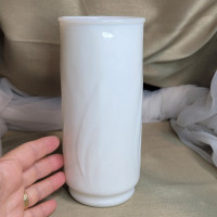 Beautiful Vintage 7 1/2" x 3 1/4" White Milk Glass Vase