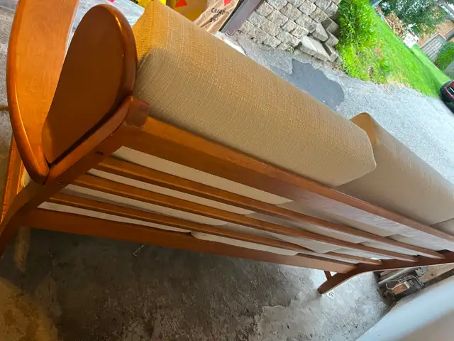 Solid Maple Couch – Brand New Cushions (Excellent Condition) in Couches & Futons in Ottawa - Image 5