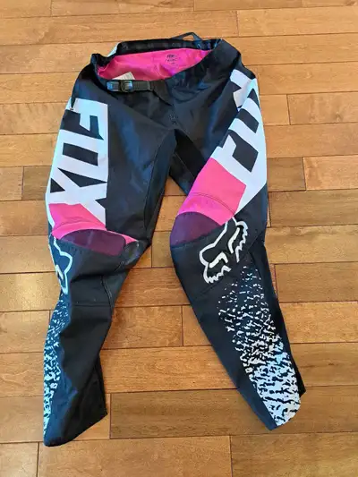 Women's Fox Riding Pants, size 34. No longer fits post pregnancy