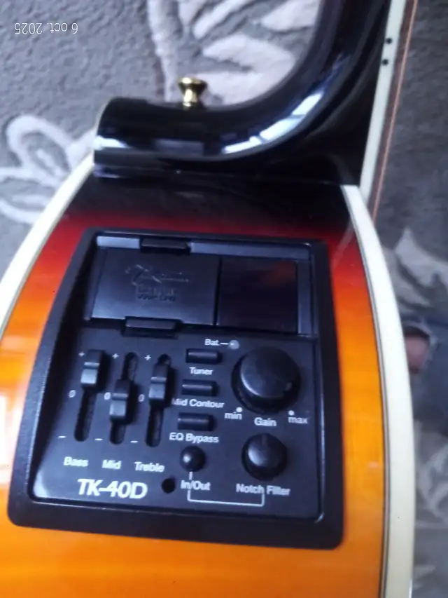 Superb Takamine GJ72CE-BSB electro guitar almost like new in Guitars in Drummondville - Image 8