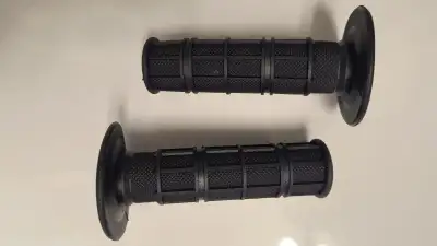 Motorcycle handlebar grips black Pick up Auburn bay SE Calgary Fits most handlebars $20