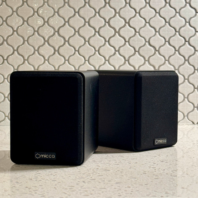 Micca COVO-S Compact 2-Way Bookshelf Speakers in Speakers in Guelph