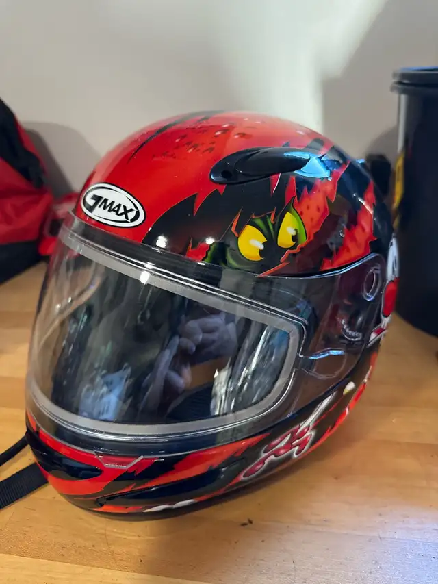 youth Motorcycle Helmet in Other in Ottawa - Image 4