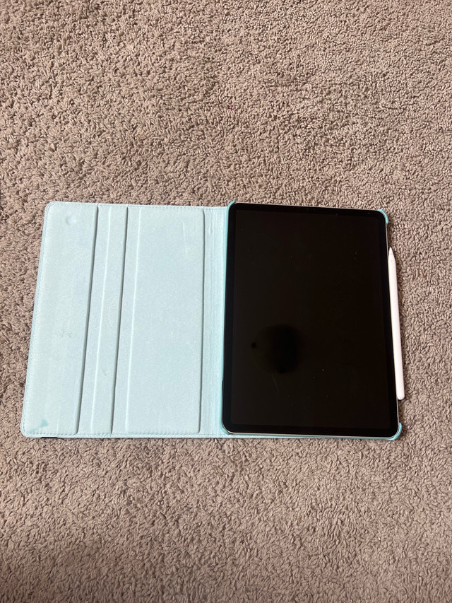 Ipad pro 11inch with pencil and free case in iPads & Tablets in London - Image 2