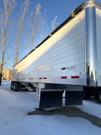 2023 timpte grain trailer 45’ length in like new condition triple axel with 3 hoppers Serious inquir...