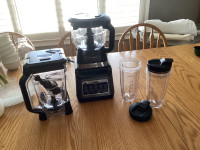 Ninja Professional Kitchen System with three smoothie cups