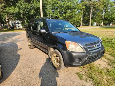 2005 awd Honda crv inspected till 2027 of may 310,000km thats nothing for a honda Has ice cold ac Ha...