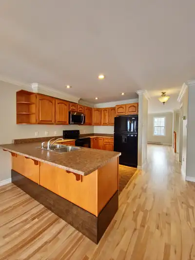 == 7 Brigadier Court, Halifax (B3M 4Y4) == Please text or call (782) 234-3171 if interested Lease: 1...