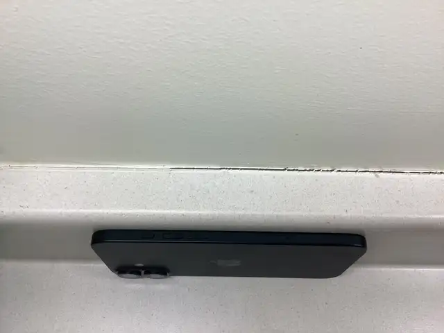 IPHONE 16 8GIG 256GO 6.7INCH WATER DEMAGE WATER DAMAGE in Cell Phones in City of Montréal - Image 4