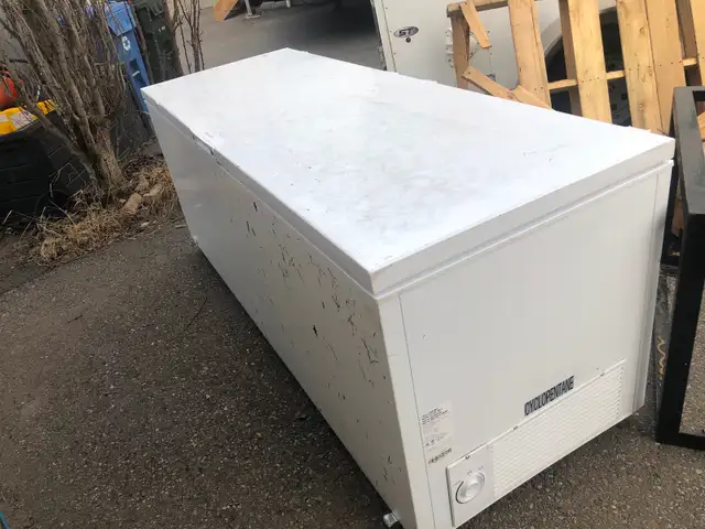 Deep freezer in Free Stuff in Calgary - Image 2