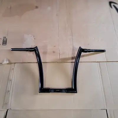 16inch Ape Hangers 1.5 inch diameter 1.25 inch clamp diameter Taken off 2018 CVO Road Glide