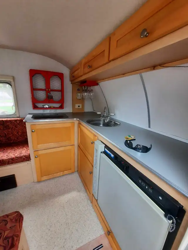 TAB 320   2008  ****Extra porte sur le côté rangement**** in RVs & Motorhomes in Longueuil / South Shore - Image 6