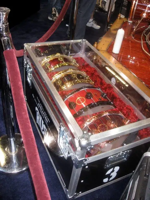 NEIL PEART DW SNARE DRUM SNAKES & ARROWS in Drums & Percussion in Windsor Region - Image 11