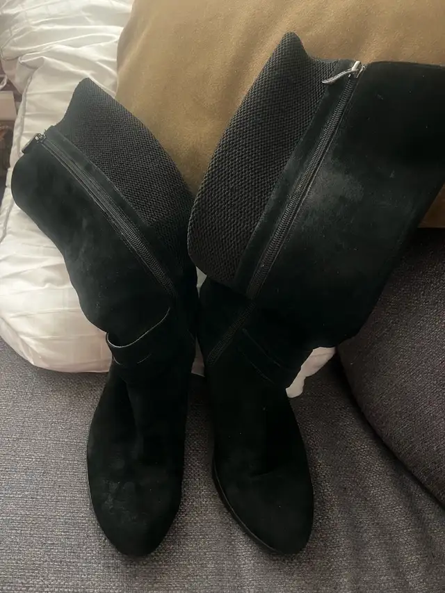Blondo Black Suede Boots in Women's - Shoes in City of Toronto - Image 4